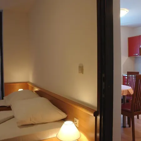 Hostin Roza Duga Uvala * Krnica