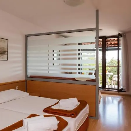 Hostin Roza Duga Uvala Krnica