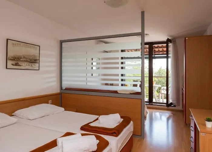 Hostin Roza Duga Uvala Krnica